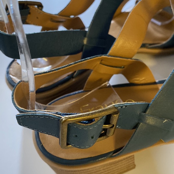 Franco Sarto   -   Sandals - Picture 6 of 8